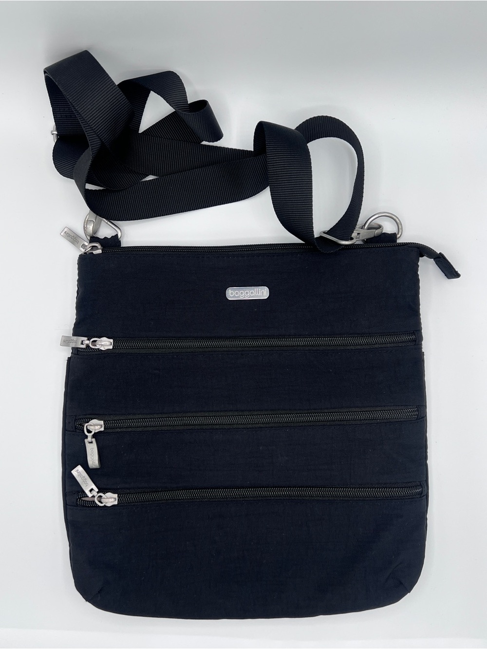 Baggallini Black Big Zipper Crossbody Bagg